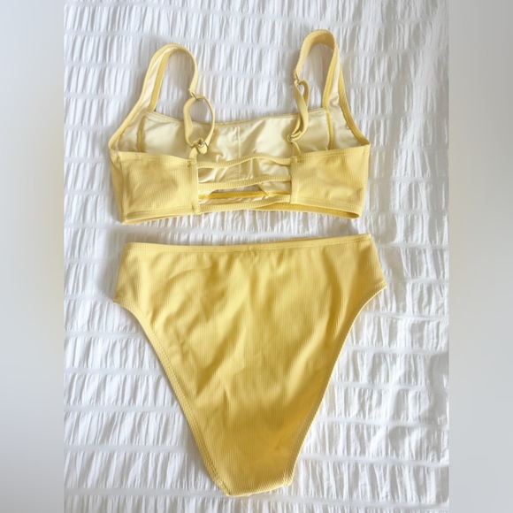 NWOT Cupshe Dandelion Haze Yellow Bikini Set Size Medium Swimsuit Bathsing Suit - Picture 6 of 6